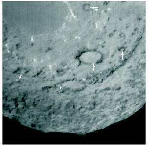 Особенностью кометных кратеров