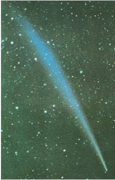 Комета Икейя-Секи 1965 г. прошла очень близко от Солнца и развила длинный хвост